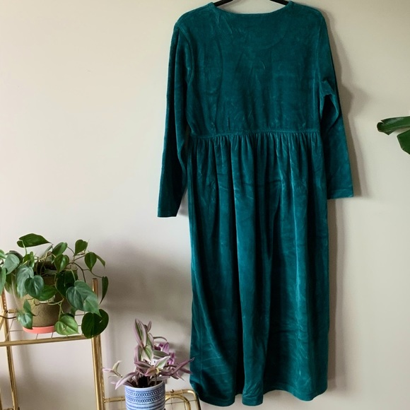 Soft Emerald Green Maxi Dress - Picture 4 of 7